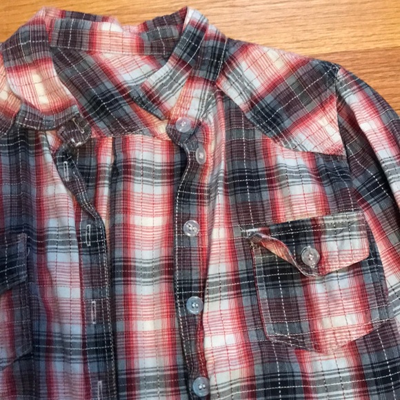 Button down - Picture 2 of 2